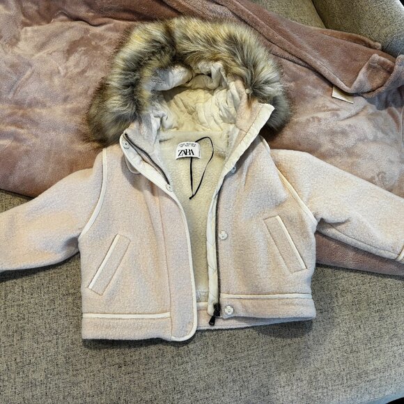 Zara Girls Beige Jacket with Faux Fur Collar – Size 7
